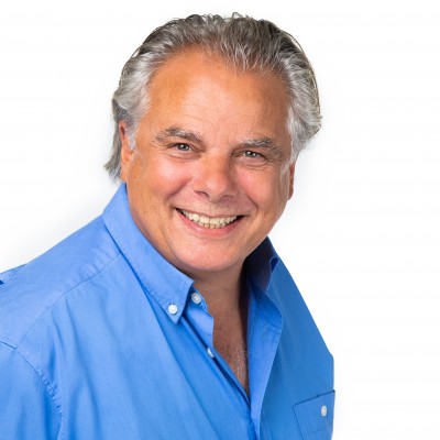 Hans Diemont | Praktijkmanager | Sinds januari 2012 in dienst bij Ortho Euregio en is eindverantwoordelijk voor alle zaken die niet met de orthodontiebehandeling hebben te maken. Onder andere de structuur, personeel en marketing binnen de praktijk. Daarnaast voert Hans met alle nieuwe patiënten en/of de ouders een financieel gesprek. 